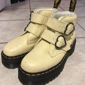 Dr Marten Heart ❤️Buckle Boots